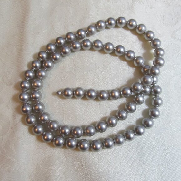 Vintage 50's Plastic Pop Bead Gray Necklace 30" - Picture 2 of 6